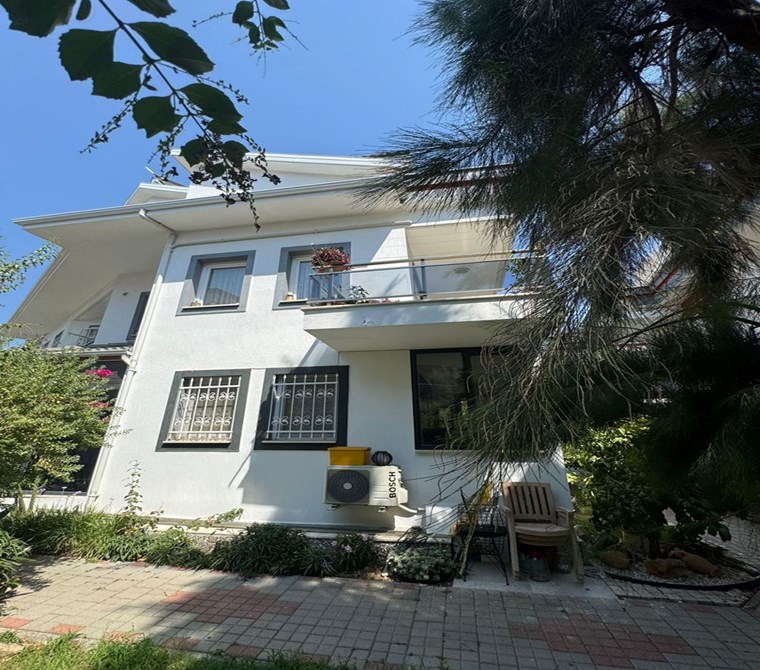 Fethiye Cami Mahallesi’nde 4+1 Geniş ve Ferah Daire – Konut Kredisine Uygun