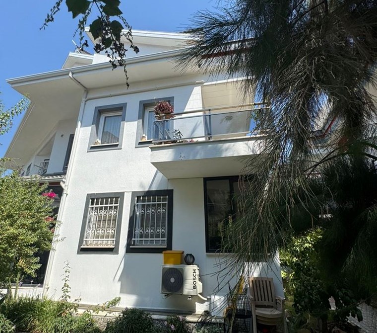 Fethiye Cami Mahallesi’nde 4+1 Geniş ve Ferah Daire – Konut Kredisine Uygun