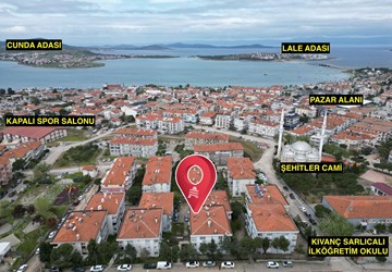 Ayvalık 150 Evler Mahallesinde Satılık 3+1 Geniş Daire
