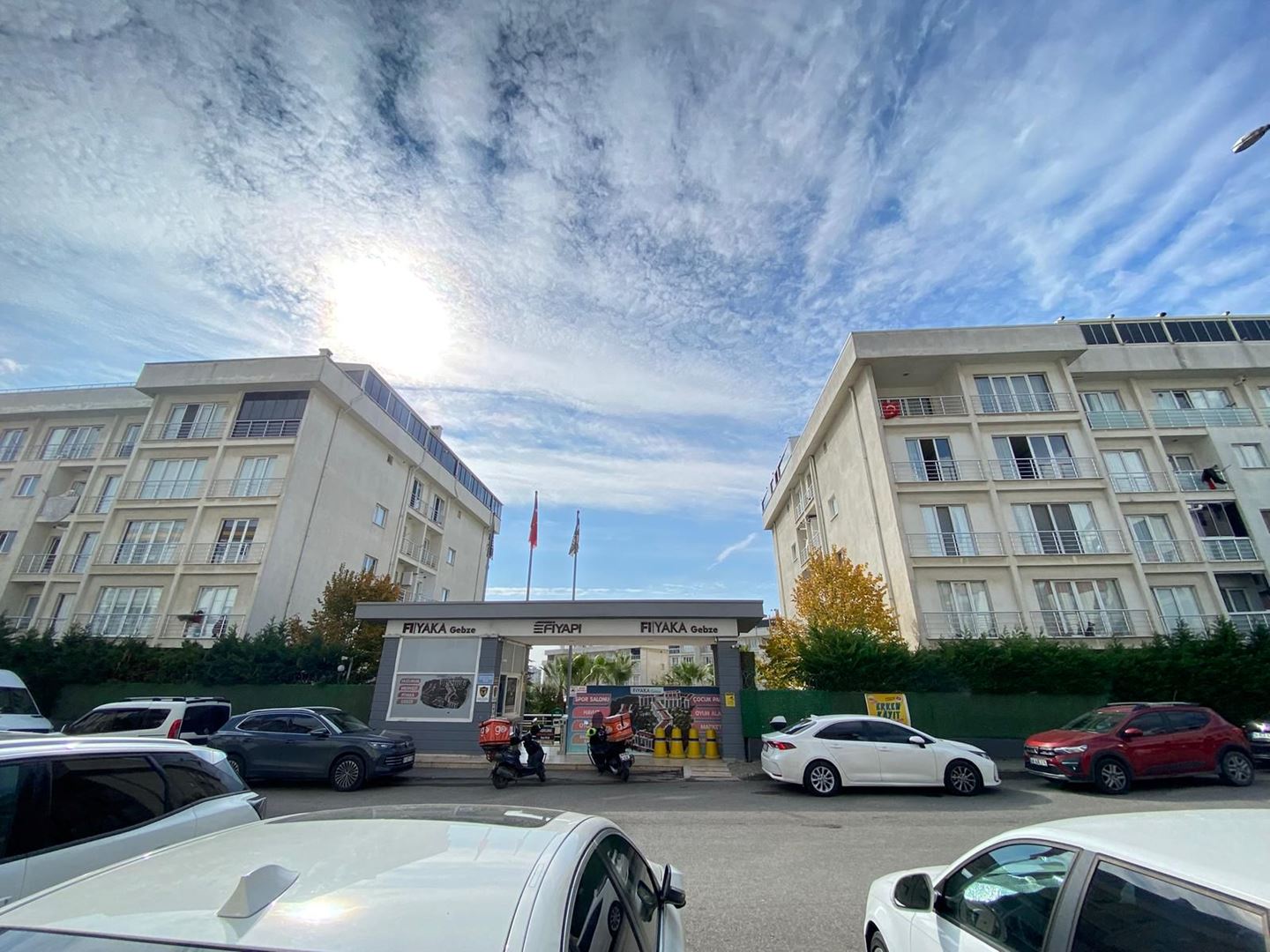 ŞENER GYD'DEN TATLIKUYU SİTE İÇİNDE ACİL SATILIK 2+1 DAİRE