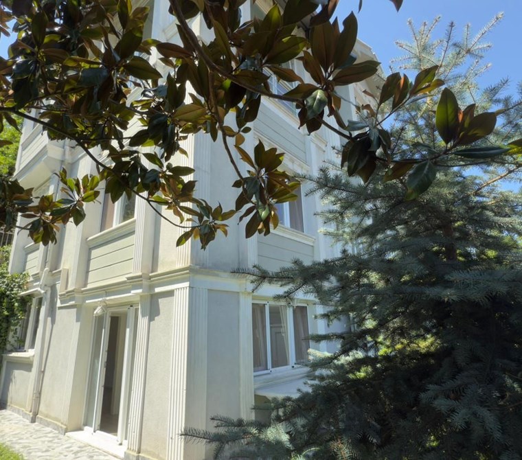 Bizim Vadi Sitesi'nde Şömineli, Teraslı 5+2 Kiralık Villa