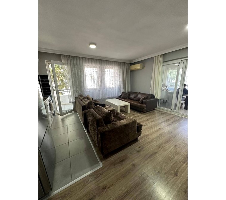 Cumhuriyet Mahallesi’nin En Merkezi Konumunda, Masrafsız ve Geniş 120 m² Net Daire!