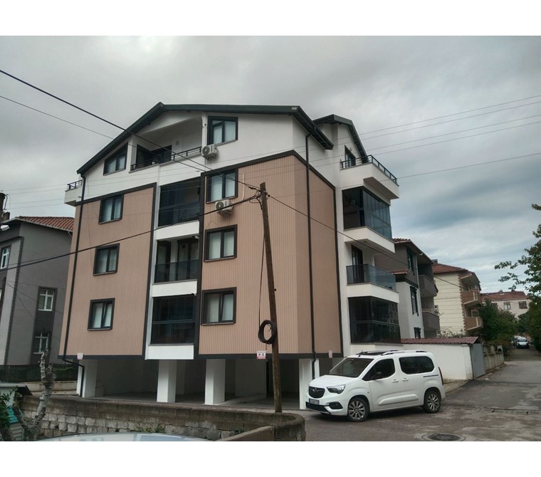 Gölcük Piyalepaşa Mahallesi Merkezi Konumda 2+1 120 m² Satılık Çatı Dubleks