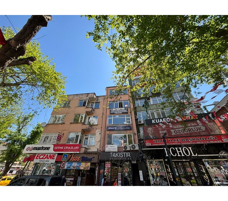 ÇARŞI YÜRÜYÜŞ YOLUNDA BELEDİYE KARŞISINDA 40 m² KİRALIK OFİS