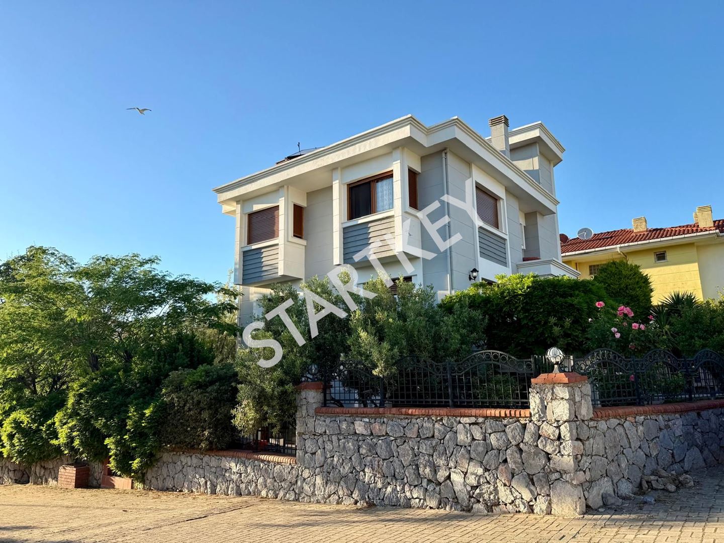 Property-photo