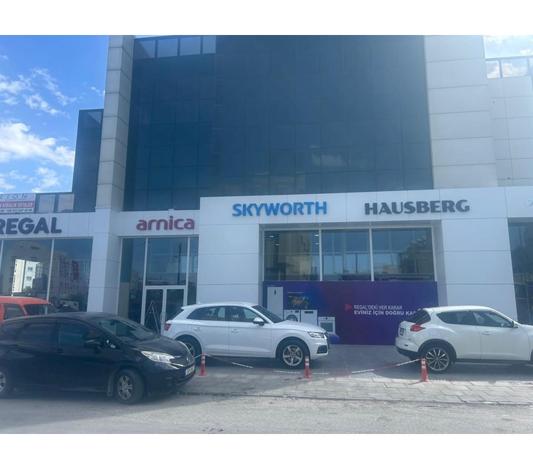 LEFKOŞA BAKANLIKLAR BÖLGESİ KİRALIK TİCARİ İZİNLİ TIBBBİ LABARATUVAR,KLİNİK VS. OLABİLECEK OFİSLER.