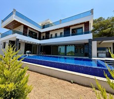 Satılık Türk Tapulu Ultura Lüks Tripleks Villa - Edremit, Girne, Kuzey Kıbrıs