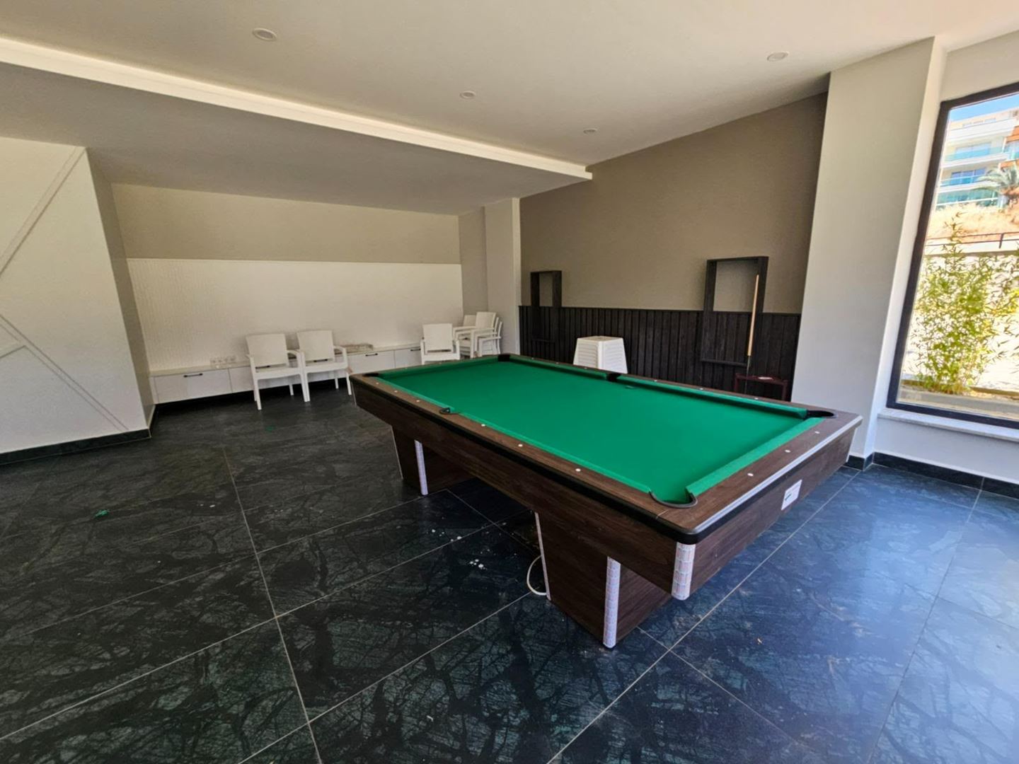 ALANYA OBA’DA HAVUZ MANZARALI FULL EŞYALI 1+1 DAİRE