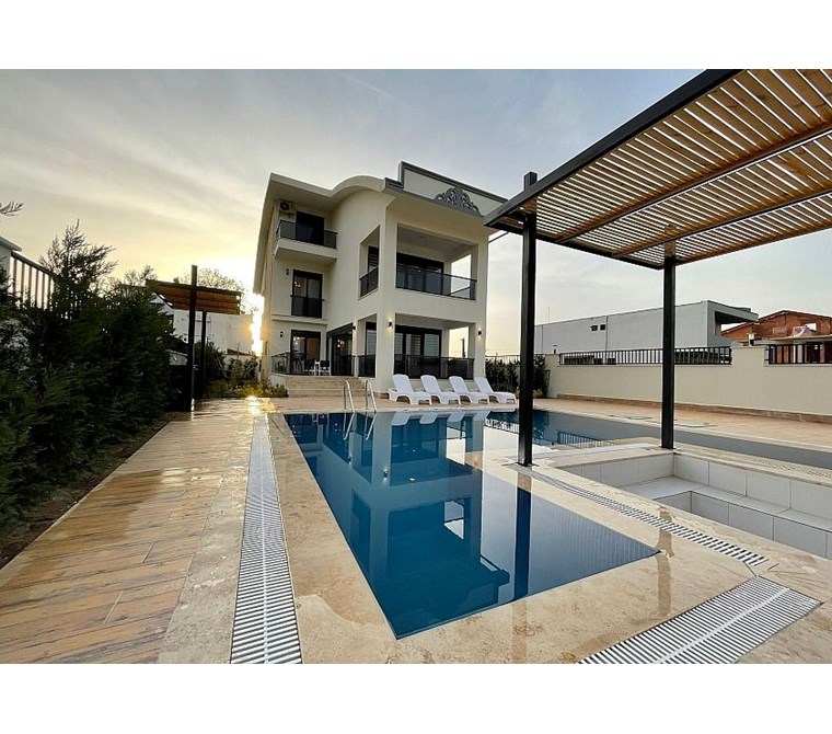 Belek'te Prestijli ve Elit Bölgede Eşyalı Müstakil Villa | Golf, Turizm ve Lüks Yaşam