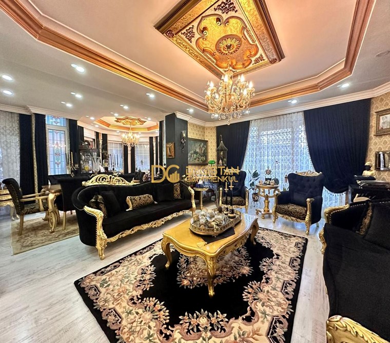FLORYA ŞENLİKKÖY 'DE LÜKS EŞYALI 3+1 KİRALIK DAİRE 200m²