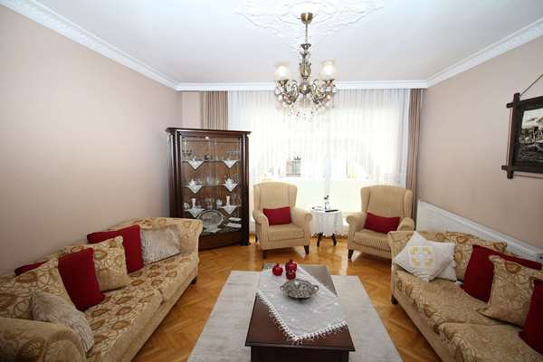 BASINSİTESİ MAHALLESİN DE TADİLATLI DOĞALGAZLI 2+1