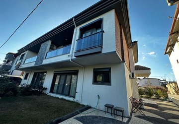 Milas Beçin'de Doğayla İç İçe Modern Villa