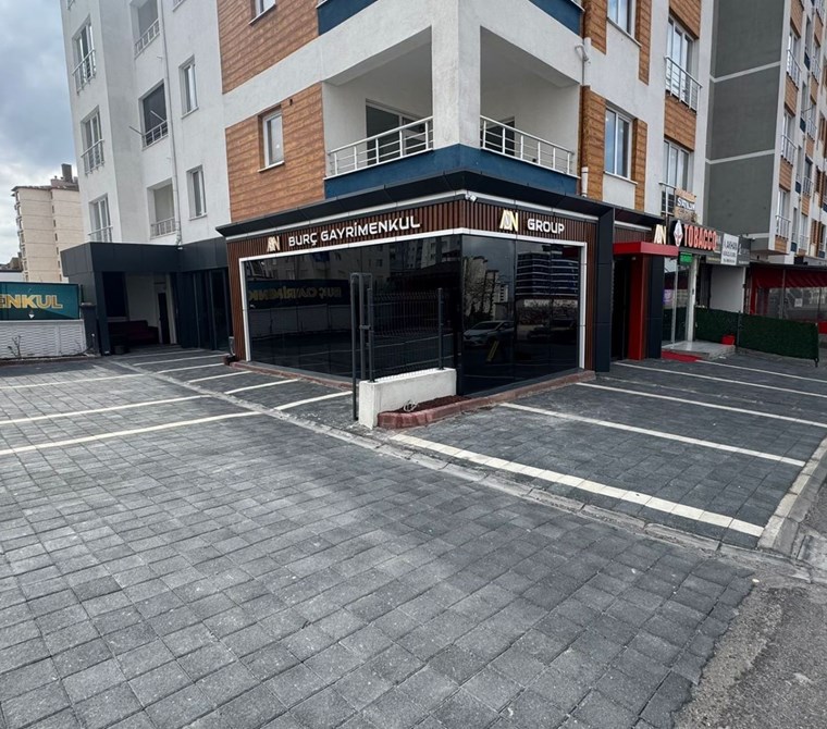 AKDAMAR - ERKİLET ANA YOL ÜSTÜNDE 202 m2 Kapalı, 700 m2 Açık Alanlı Her Sektöre Uygun Dükkan