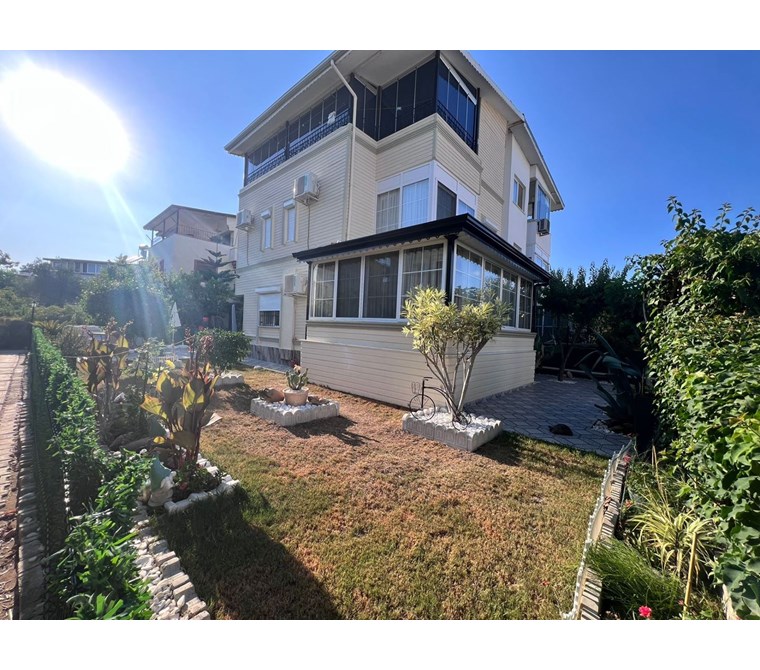 ANTALYA KADRİYEDE SATILIK 4+2 SİTE İÇİ VİLLA