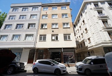 YENİBOSNA, E5'E PARALEL, GELECEĞİ OLAN 2+1 DAİRE, 75 M2, SATILIK