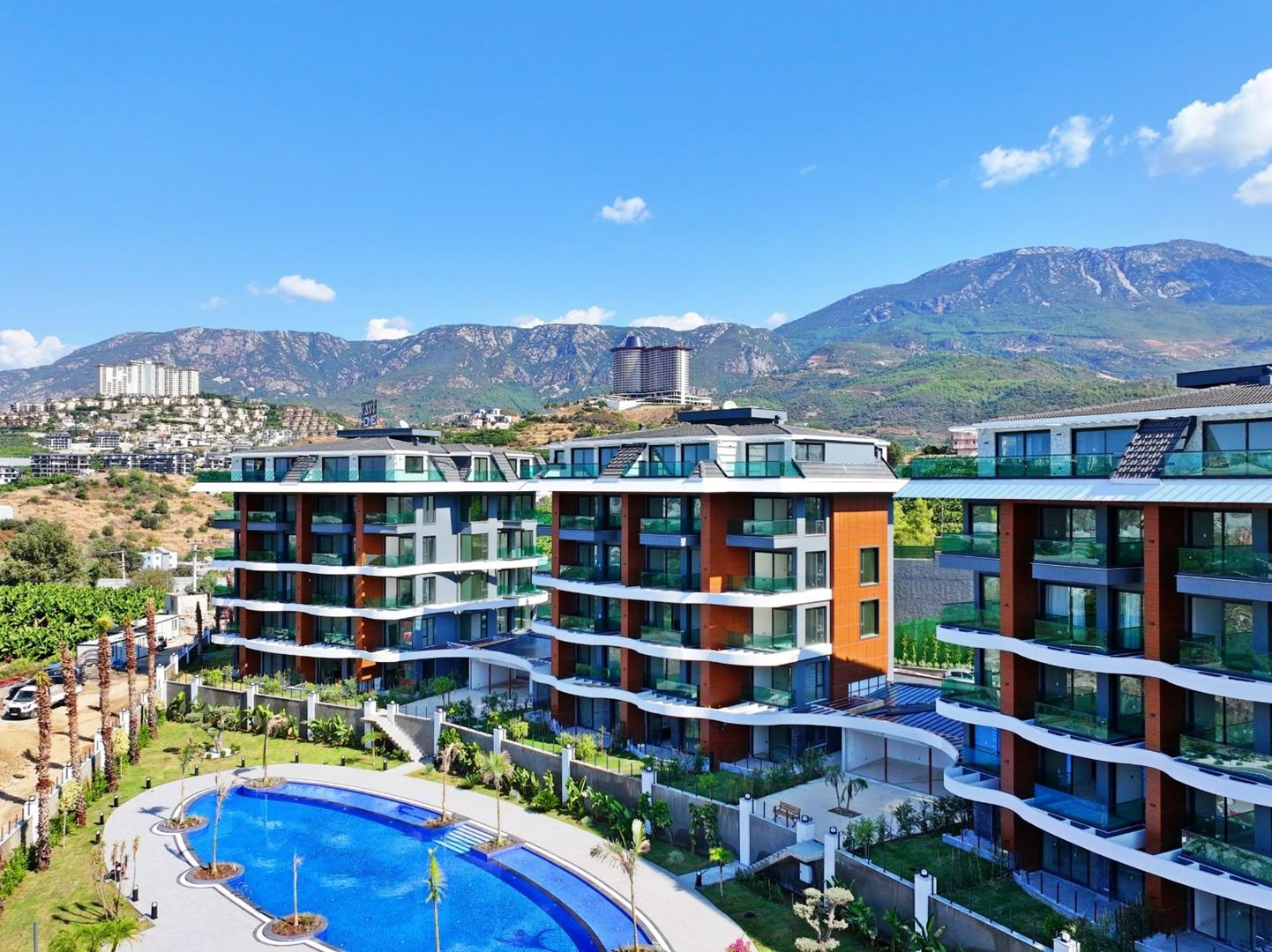 ALANYA KARGICAKTA MUHTEŞEM KOMPLEKS İCERİSİNDE 2+1 SATILIK LÜKS DAİRE