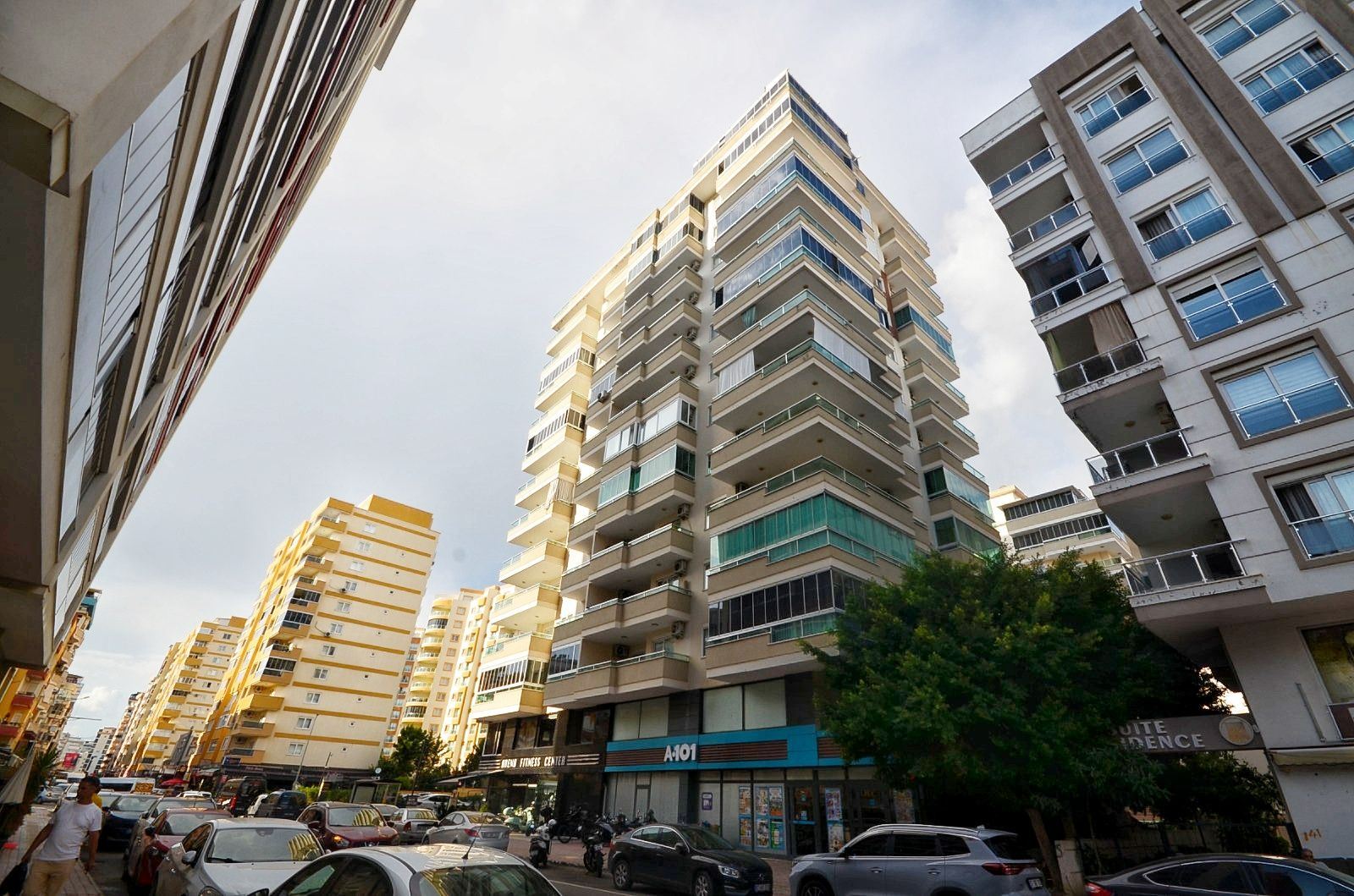 ALANYA MAHMUTLARDA ULTRA LÜKS EŞYALI MERKEZİ KONUMDA 1+1 SATILIK DAİRE