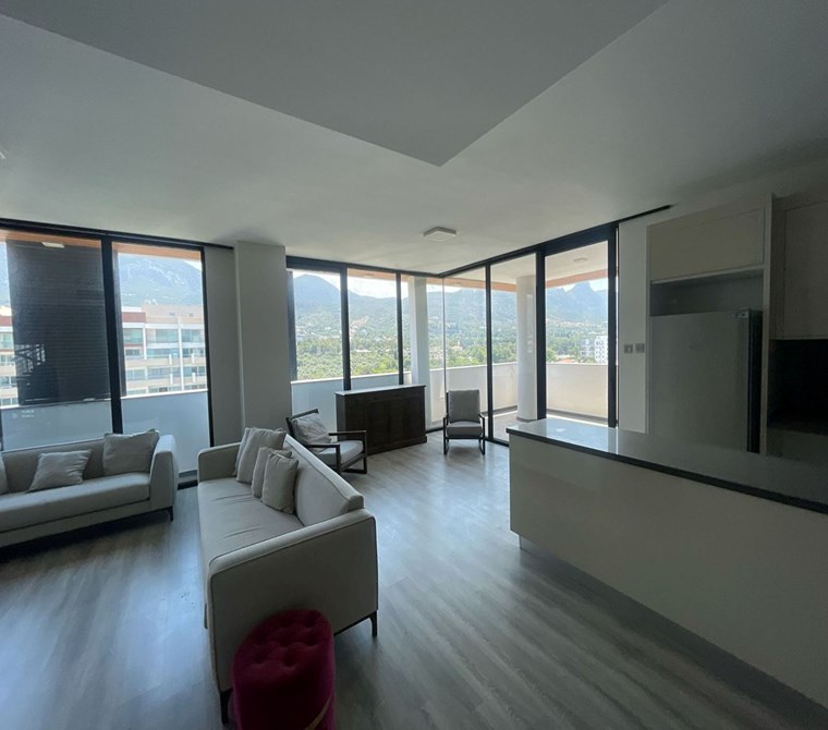 🏡 Girne Merkezde Site İçerisinde Lüks 3+1 Daire | Havuz, Güvenlik, Spor Salonu | 320.000 STG