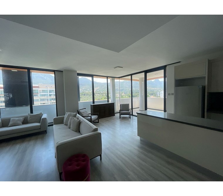 🏡 Girne Merkezde Site İçerisinde Lüks 3+1 Daire | Havuz, Güvenlik, Spor Salonu | 320.000 STG