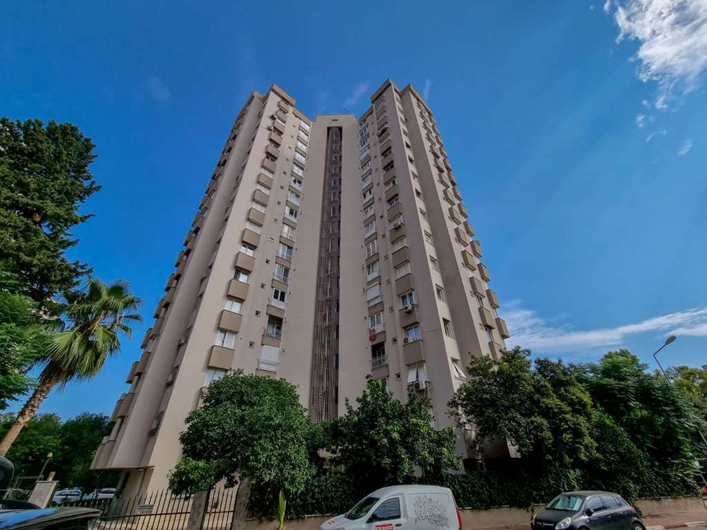 Antalya Fener Mahallesi'nde Hatice Özkan Sitesi'nde 4+1 Satılık