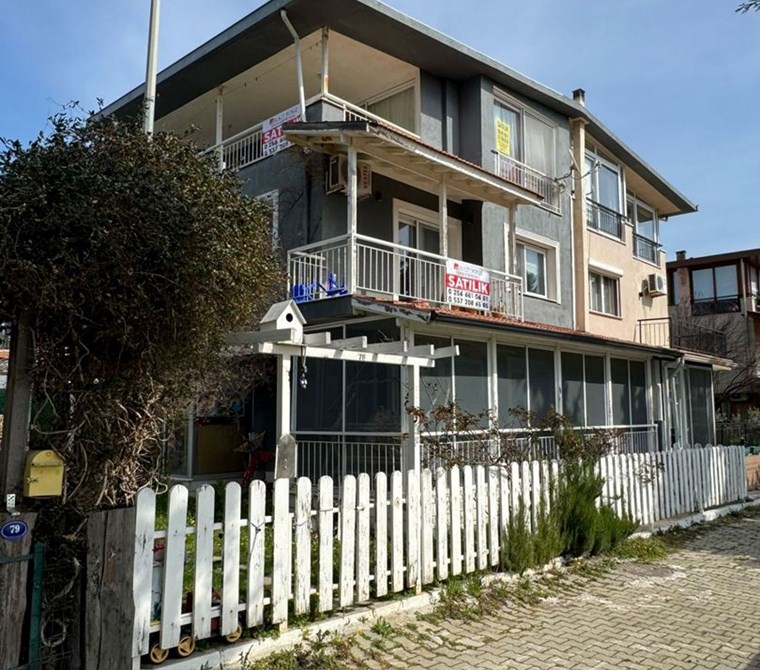 REALTY WORLD EFES'TEN SEFERİHİSAR ÇEVREKENT'TE BAKIMLI VİLLA