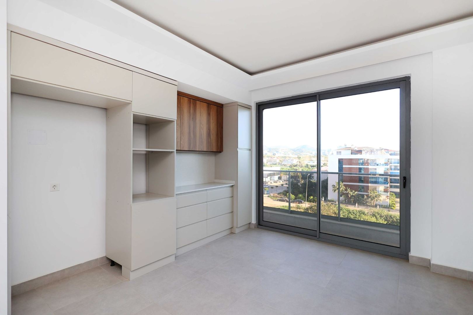 ALANYA KESTELDE DOĞA VE ŞEHİR MANZARALI MUHTEŞEM KOMPLEKS İCERİSİNDE 3+1 SATILIK PENTHOUSE · 2 · Fotoğraflar