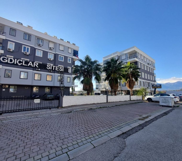 POYRAZ'DAN ÜNSAL MAH. SİTE İÇERİSİ 3+1 140m² 1.KAT SATILIK DAİRE