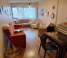 Göztepe'de Caddeye Yakın 2+1 Doğalgazlı Asansörlü Site İçerisinde Satılık Daire