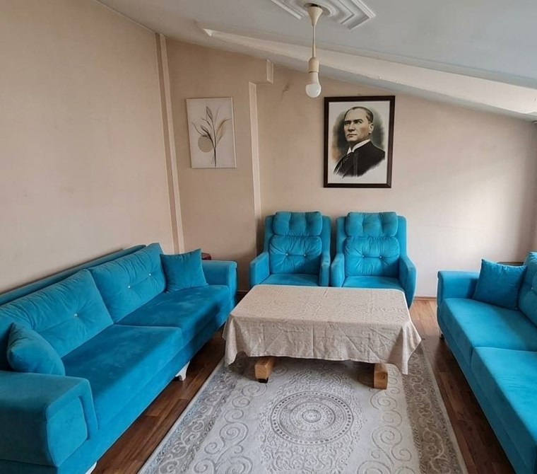 Esenler Otogarı'na Yakın, Teraslı Çatı Katı 2+1 Satılık Daire