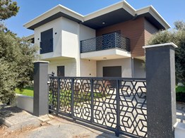 KUŞADASI DAVUTLARDA DOĞA VE DENİZ MANZARALI MÜSTAKİL 4+1 DUBLEKS VİLLA