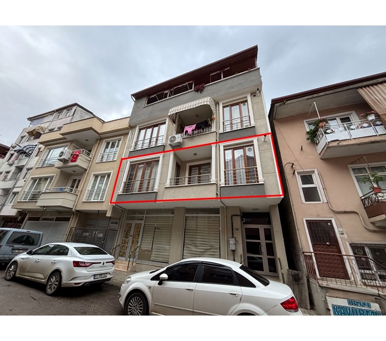 İZMİT KADIKÖY MAHALLESİNDE SATILIK ARAKAT 145 m² 3+1 DAİRE