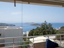 YALIKAVAK'TA ÖZEL PLAJLI SİTEDE -VATANDAŞLIĞA UYGUN- 2+1 DAİRE