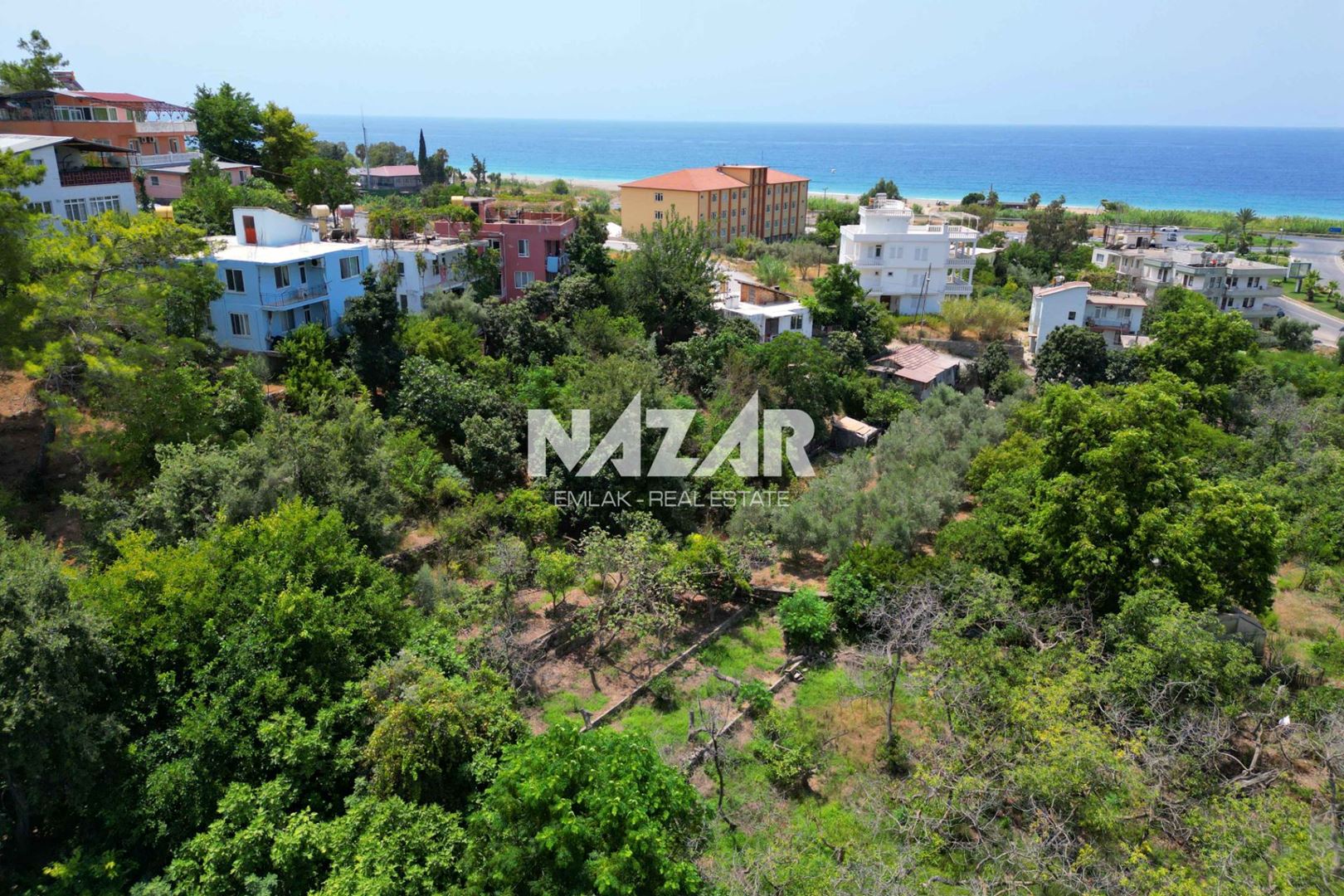 Alanya Demirtaş'ta 1.000 m² Satılık İmarlı Arsa - Denize 300 m.