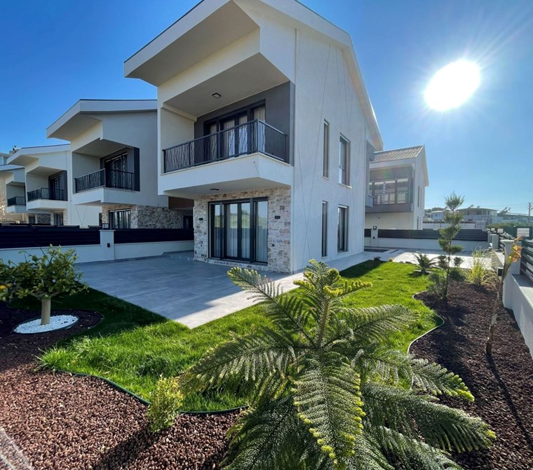 📍DİDİM ALTINKUM MAHALLESİNDE,BİTİŞİK NİZAM MÜSTAKİL GİRİŞLİ,AKILLI SİSTEM MÜSTAKİL HAVUZLU VİLLALAR