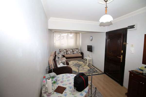 MIZRAKLI CADDESİNDE BAHÇE KATI 3+1 DAİRE