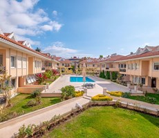 DAĞISTAN İNAN'DAN PEMBE EVLER SİTESİNDE HAVUZLU 4+1 210m2