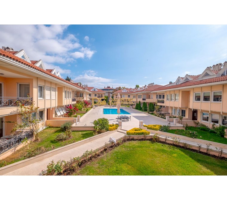 DAĞISTAN İNAN'DAN PEMBE EVLER SİTESİNDE HAVUZLU 4+1 210m2