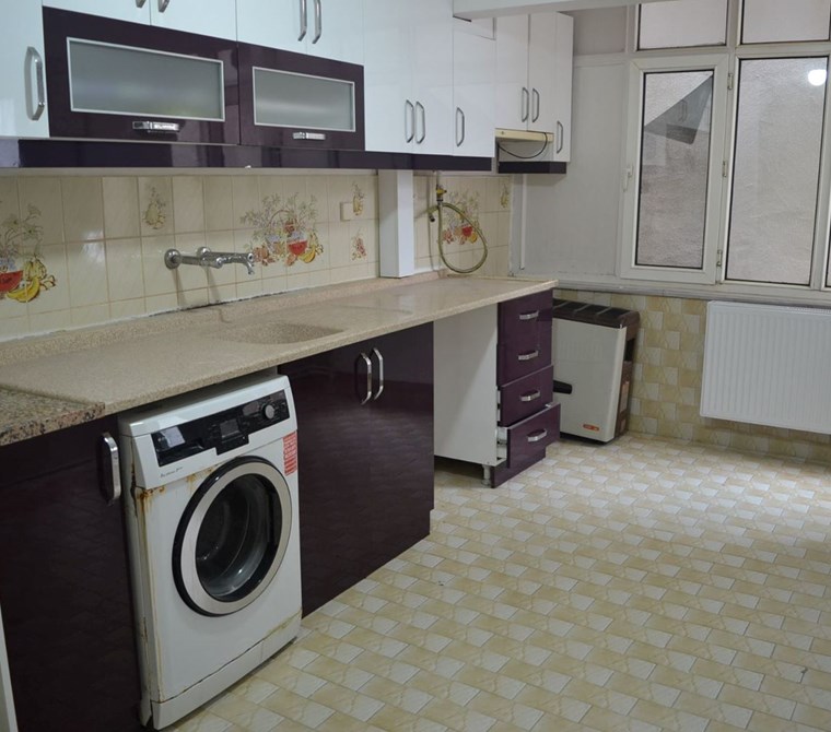 Lüleburgaz Kocasinan mah Çarşı merkezde Satılık 2+1 Geniş Daire