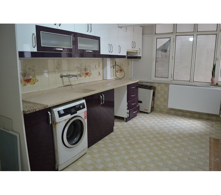 Lüleburgaz Kocasinan mah Çarşı merkezde Satılık 2+1 Geniş Daire