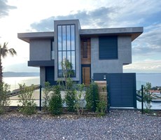 İzmir Çeşme Ardıç Full Deniz Manzaralı Havuzlu 5+2 Tripleks Lüks Villa