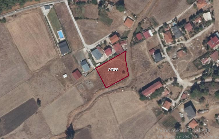 MÜJGAN EMLAKTAN HİSARÖNÜ DEĞİRMENYANI MEVKİ YERLEŞİM ALANINDA 458 M2 TARLA