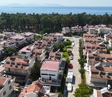 Sevgi Plajı'nda Deniz Sıfır, Site İçi 5+1 Triplex Villa
