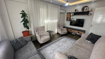GÜMÜŞÇAYDA 2+1 SIFIR AYARINDA KAYMAKAMLIĞA YAKIN 4 YILLIK DAİRE