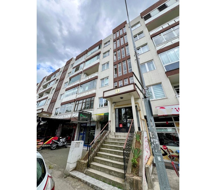 TRABZON İNÖNÜ MAH. 2+1 İÇİ YAPILI CADDE ÜZEDRİNDE FERAH