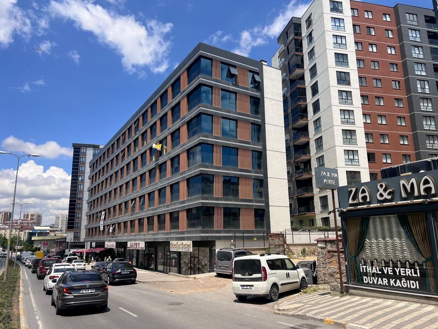 ŞENER GYD'DEN AYDINLI'NIN EN İYi CADDESİNDE OFİS