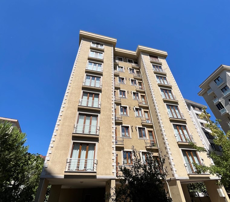 Ataşehir Küçükbakkalköy Satılık Sıfırdan Farksız Ebeveyn Banyo ve Balkonlu Fırsat Daire