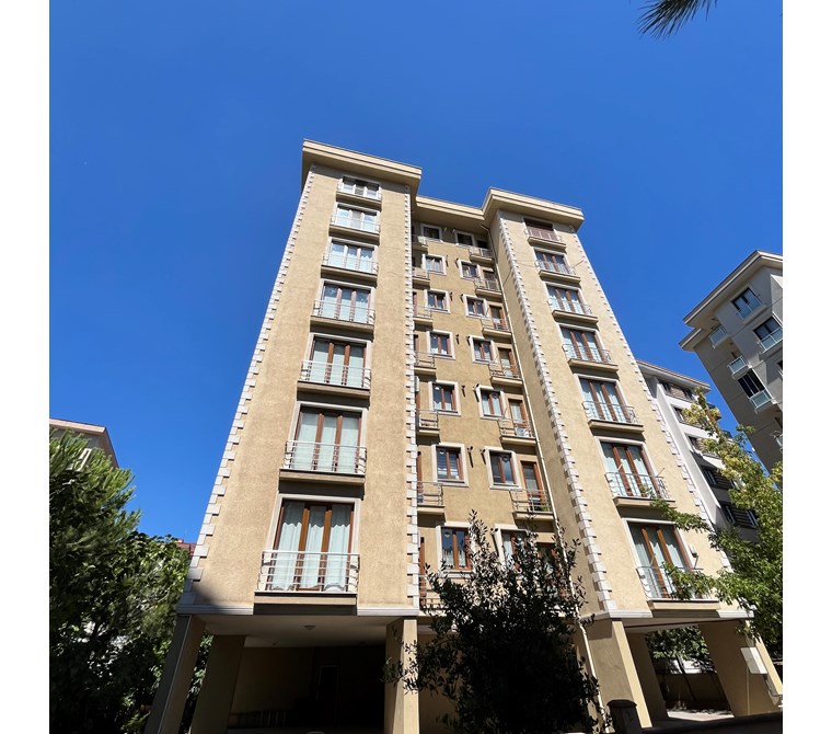 Ataşehir Küçükbakkalköy Satılık Sıfırdan Farksız Ebeveyn Banyo ve Balkonlu Fırsat Daire