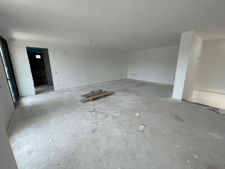 İzmir Menderes Küner'de Natamam Müstakil Ev ve 2000m2 Arsa