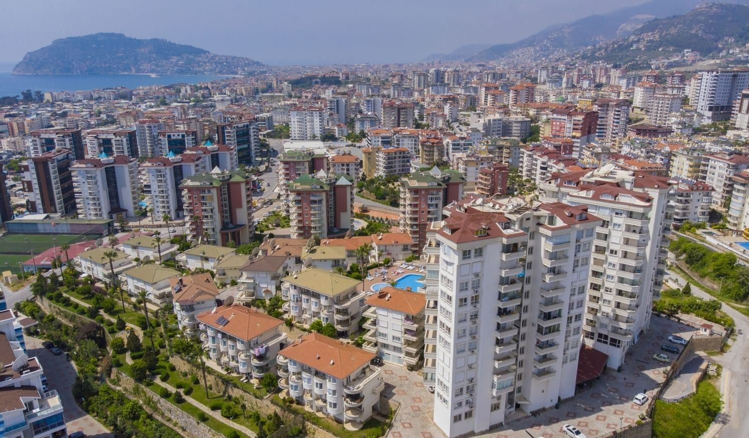 ALANYA CİKCİLLİ’DE FULL DENİZ VE KALE MANZARALI EŞYALI 1+1 DAİRE