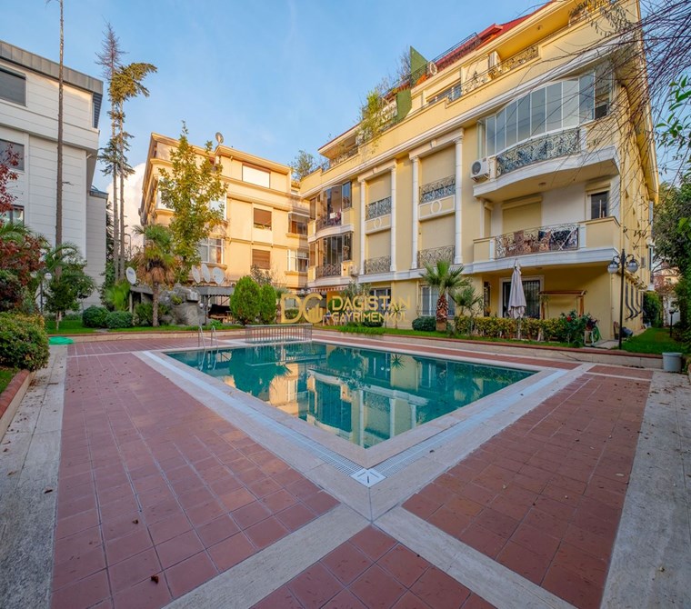 KAŞIBEYAZ BÖLGESİNDE 5+2 450m2 ÜST DUBLEKS DAİRE